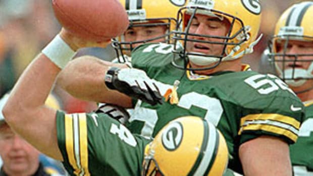 brett-favre-frank-winters.jpg